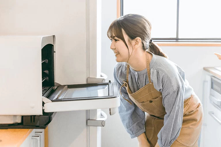 電子レンジの焦げ付きも見事に落ちる！アルカリ電解水掃除のススメ